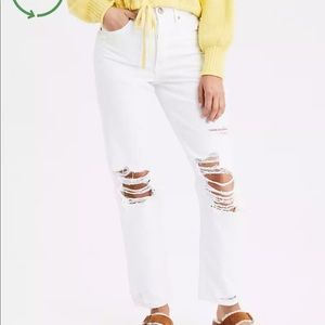 American Eagle White 90s Boyfriend Jeans